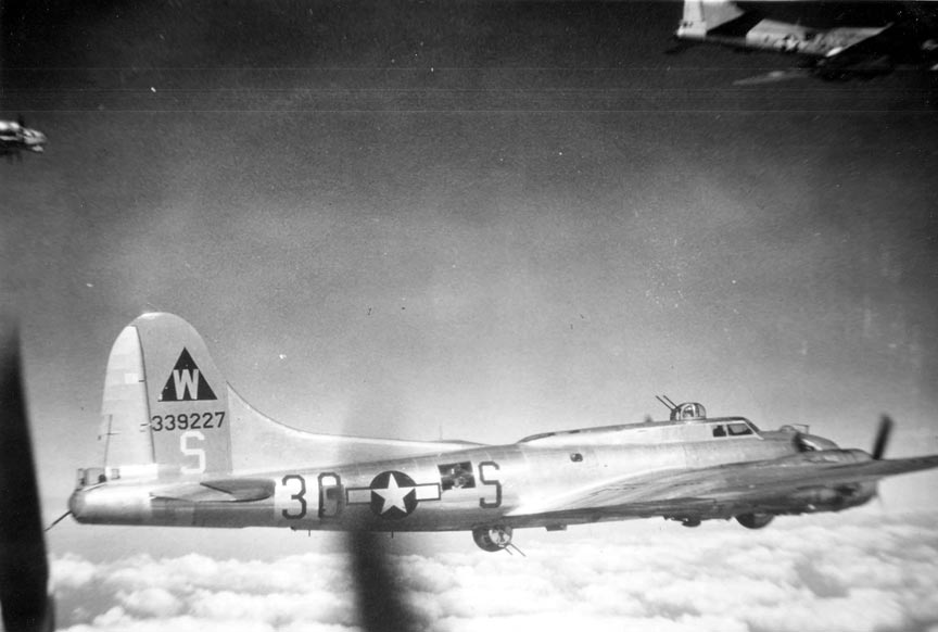 Lewis' Crew's B-17 over Kohlenbissen - 7 April 1945  