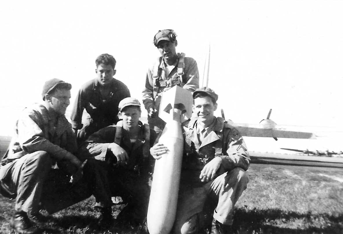 Gieryn's Crew Informal 2 - 603rd Squadron - Training - Probably 1944